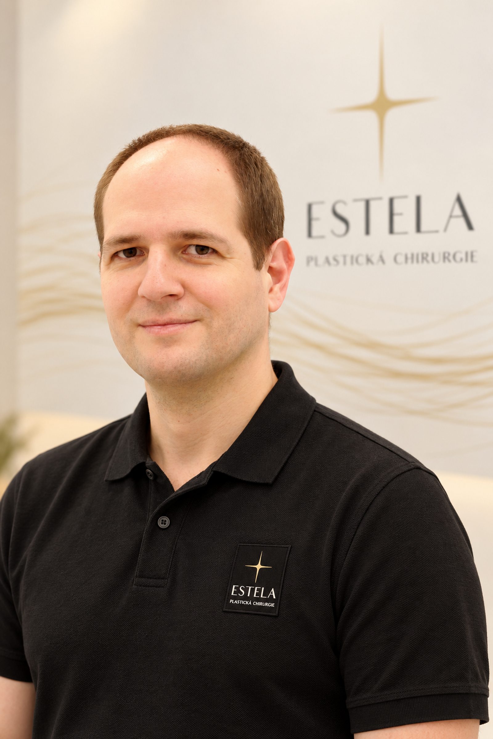 MUDr. Tomáš Kubek, Ph.D., plastický chirurg kliniky Estela